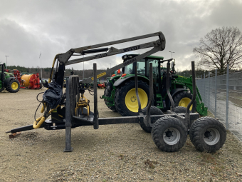 TREJON MULTIFOREST 80 HUGGARVAGN RADIOVINSCH Multiforest 80 HUGGARVAGN RADIOVINSCH P5100 5.10 M GRIP  RAMSTYRD  HYDR.STÖDBEN  RADIOVINSCH 
...
MNR 12018
...
PRIS EXKL. MOMS: 95.000:-
...
Vi reserverar oss för felskrivning. Kontakta alltid oss innan du åker och tittar, så vi kan säkerställa att maskinen finns på plats.
