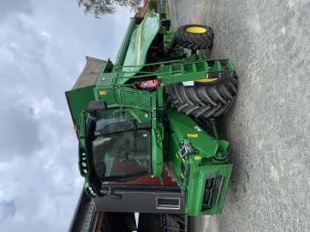 JOHN DEERE T560I FT4 SKÖRDETRÖSKA 25 FOT John Deere T560I FT4 SKÖRDETRÖSKA 25 FOT JOHN DEERE 625R SKÄRBORD  ZURN RAPSKNIV MEK. HÖGER
MOVA BVT 22/26 SKÄRBORDSVAGN
...
MNR 21264
...
PRIS EXKL. MOMS: 2.325.000:-
...
Vi reserverar oss för felskrivning. Kontakta alltid oss innan du åker och tittar, så vi kan säkerställa att maskinen finns på plats.
