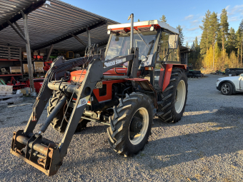 Traktor Zetor 7045 med Ålö 3301 US-Lastare Zetor 7045 med Ålö 3301 lastare Denna maskin omfattas ej av ML Trygghetsköp 3mån/100tim
Maskinen säljes för kunds räkning utan garanti.
För mer information kontakta din säljare.
