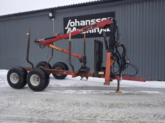 PATU SKOGSVAGN MED PATU 505 5M KRAN Övrigt PATU SKOGSVAGN PATU 505 5M Kra 7,5t huggarvagn med Patu 505 kran med 5m räckvidd, tractiondäck
Boggi
Vagnsstyrning
2-spaks-paket
Hydraulisk vinsch
Hydrauliska stödben
Trepunktsfäste på kranen för montage på traktorn
400/60-15,5