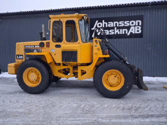 VOLVO BM L30 STORA BM HYD LÅSNING Övrigt VOLVO BM L30 STORA BM HYD LÅSN 250000 ex moms
Om bussad midja 
Nya led lampor
Saipade 15,5-25 Winter 
Hydruaisk låsning + 3-e funktion