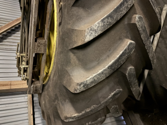 MICHELIN 710/75X42 STOCKS KOMPLETT DUBBELMONTAGE (KUND) Michelin 710/75X42 DUBBELMONTAGE KUNDFÖRMEDLING
...
CA 95% 
...
MNR 15700
...
PRIS EXKL. MOMS: 125.000:-
...
Vi reserverar oss för felskrivning. Kontakta alltid oss innan du åker och tittar, så vi kan säkerställa att maskinen finns på plats.
