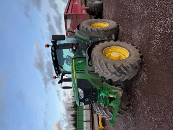 JOHN DEERE 6250R C-PRO TRAKTOR 50 KM FR.LYFT John Deere 6250R C-PRO TRAKTOR 50 KM FR.LYFT  AUTOTRAC READY   650/85X38 600/70X30
4 DUBB.UTTAG  JD ELSERVO  LUFTBROMS  VAGNSBROMS
...
MNR 28353
...
PRIS EXKL. MOMS: 1.795.000:-
...
Vi reserverar oss för felskrivning. Kontakta alltid oss innan du åker och tittar, så vi kan säkerställa att maskinen finns på plats.
