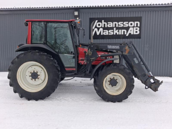 VALTRA A95 VALTRA 940 LASTARE EURO/SMS /TYP3 Övrigt VALTRA A95 940 LASTARE Euro/sm 395000 ex moms
Vändbar förarplats bakrutekil Skogsutrustad
Valtra quicke 940 lastare 3-e funk dämpare
manuell låsning 3x kombifäste euro/sms/typ3
Diagonal däck 16,9-34 14 lagers 13,6-24
2x dubbelverkande uttag bak + fri retur
40km/h Vändlåda