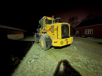 LJUNGBY L15 LASTMASKIN Ljungby L15 LASTMASKIN INKOMMANDE MAJ
...
HYTTFJÄDRING  CENTRALSMÖRJNING  
DÖRRSTÄNGNING  VÄNDBAR FLÄKT, ROSTFRITT AVG.RÖR
...
MNR 34512
...
PRIS EXKL. MOMS: 2.575.000:-
...
Vi reserverar oss för felskrivning. Kontakta alltid oss innan du åker och tittar, så vi kan säkerställa att maskinen finns på plats.
