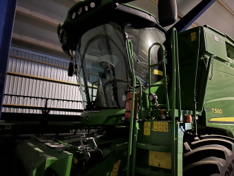 JOHN DEERE T560 TRÖSKA John Deere T560 TRÖSKA INKOMMANDE MAJ
...
GPS JOHN DEERE 622R SKÄRBORD  RAPSKNIV  SKÄRBORDSVAGN
DRIFTSTID: CA 1256 MOTOR- / 956 VERKTIMMAR
...
MNR 31832
...
PRIS EXKL. MOMS: 1.525.000:-
...
Vi reserverar oss för felskrivning. Kontakta alltid oss innan du åker och tittar, så vi kan säkerställa att maskinen finns på plats.
