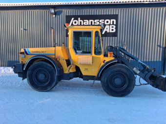 LUNDBERG 344T TRIMA SMS MED SKEVNING Övrigt LUNDBERG 344T TRIMA SMS MED SK 260000 ex moms
Trima sms med skevning
Hitch krok bak
Mycket hydrual uttag
385/65R22,5 Saipde däck
Motorvärmare 220v
high speed går ej att aktivera