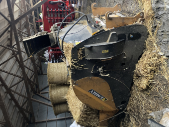 EMILY PAIGA HALMRIVARE ST.BM Övrigt EMILY PAIGA HALMRIVARE ST.BM HYDRAULDRIVEN
...
MNR 39996
...
PRIS EXKL. MOMS: 139.000:-
...
Vi reserverar oss för felskrivning. Kontakta alltid oss innan du åker och tittar, så vi kan säkerställa att maskinen finns på plats.
