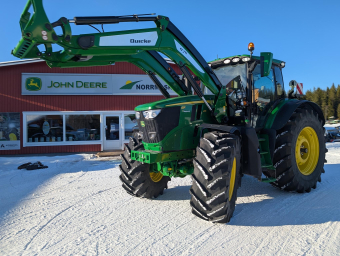 John Deere 6R 215 med Ålö Q7M-Lastare John Deere 6R 215 