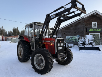 Traktor MF 375 4WD HILINE Skogsutrustad MF 375 4WD HILINE MF 375 Skogsutrustad med vändbar förarplats.
