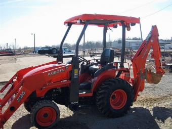  Kubota B26 2008 KUBOTA B26

 Timmar 105
 Hstkrafter 26
 Kr 4WD

Besk vr hemsida www.worldwide-machinery-ltd.com.
 Vi erbjuder attraktiva rabatter och lga transportkostnader