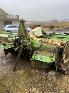 KRONE 320 FRONTSLÅTTERKROSS Krone 320 FRONTSLÅTTERKROSS INKOMMANDE MAJ
...
MNR 40148
...
PRIS EXKL. MOMS: 69.000:-
...
Vi reserverar oss för felskrivning. Kontakta alltid oss innan du åker och tittar, så vi kan säkerställa att maskinen finns på plats.
