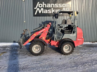 WEIDEMANN 1160 MED ROPS 32 HK Övrigt WEIDEMANN 1160 MED ROPS 32 HK 295000 ex moms
FÖRARSKYDDSTAK, STOL MED VÄRME, 
AXEL T94 30KM, SMS FÄSTE,
TREDJE FUNK I JOYSTICK, ELUTTAG FRAM, Multifaster och 1/2tum tema
MOTORVÄRMARE 220v