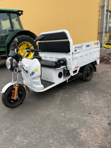 FLAK-ANN FLAKMOPED ELDRIVEN Övrigt FLAK-ANN FLAKMOPED ELDRIVEN MNR 40144
...
PRIS EXKL. MOMS: 25.000:-
...
Vi reserverar oss för felskrivning. Kontakta alltid oss innan du åker och tittar, så vi kan säkerställa att maskinen finns på plats.
