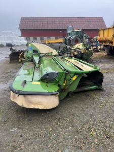 KRONE B1000 BUTTERFLY ROTORSLÅTTER Krone B1000 BUTTERFLY ROTORSLÅTTER INKOMMANDE MAJ
...
MNR 40147
...
PRIS EXKL. MOMS: 199.000:-
...
Vi reserverar oss för felskrivning. Kontakta alltid oss innan du åker och tittar, så vi kan säkerställa att maskinen finns på plats.
