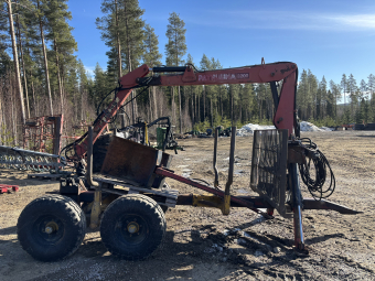 Skogsvagn FMV 8 ton med Patruuna 3200 skogskran & grävsticka Patruuna Skogsvagn FMV 8 ton 