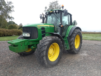 JOHN DEERE 6930 TRAKTOR John Deere 6930 TRAKTOR INKOMMANDE APRIL 20206
...
COMMANDARM  TLS  650/65R38 CA 60%  540/65R30 CA 20%  4 DV UTTAG 
HYDR. BROMS  ATU200  SF3000  JD 1800 SKÄRM  14 ST 50 KG VIKTER INGÅR. 
INKL MICHELIN DUBBELMONTAGE 650/65R38 CA 60% STOCKS SPÄNNARE
...
MNR 10143
...
PRIS EXKL. MOMS: 550.000:-
...
Vi reserverar oss för felskrivning. Kontakta alltid oss innan du åker och tittar, så vi kan säkerställa att maskinen finns på plats.
