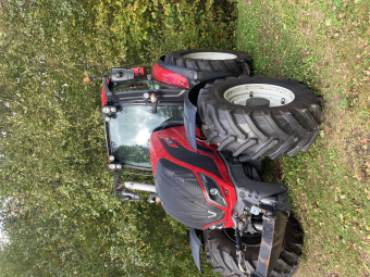 VALTRA T234 VERSU TRAKTOR FR.LYFT TWINTRAC Valtra T234 VERSU TRAKTOR FR.LYFT TWINTRAC. FR.LYFT. 5DB VERKANDE UTTAG BAK, TRYCKLUFTSBROMSAR.
650/65-42, 540/65-30. 

MNR 39954
...
PRIS EXKL. MOMS: 945.000:-
...
Vi reserverar oss för felskrivning. Kontakta alltid oss innan du åker och tittar, så vi kan säkerställa att maskinen finns på plats.
