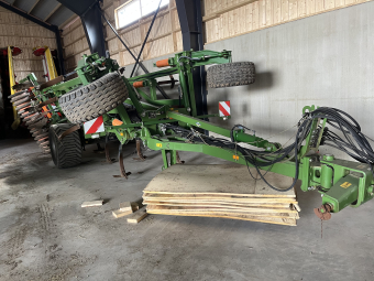 AMAZONE CENIUS 4003-2TX SUPER KULTIVATOR Amazone CENIUS 4003-2TX KULTIVATOR MNR 30335
...
PRIS EXKL. MOMS: 325.000:-
...
Vi reserverar oss för felskrivning. Kontakta alltid oss innan du åker och tittar, så vi kan säkerställa att maskinen finns på plats.
