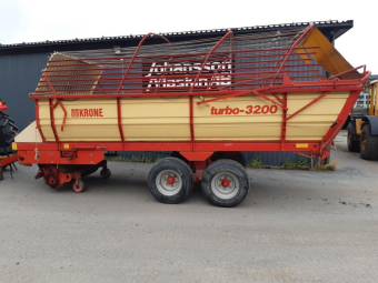 KRONE TURBO 3200 SJÄLVLASTARVAGN Övrigt KRONE TURBO 3200 SNITTVAGN 38000 ex moms
15,0/55-17
Snittvagn ca 30 knivar
myrsyra pump