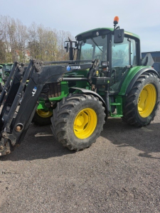 JOHN DEERE 6230 STD TRAKTOR (KUND) John Deere JOHN DEERE 6230 STD TRAKTOR SÄLJES ÅT KUND
...
TRIMA +4,0P UTR MED HYDR REDSKAPSLÅS DÄMPNING TREDJE FUNKTION
540/65R38 BAK50% 480/65R24 FRAM 40% EXTRALJUS FRAM OCH BAK ROTERANDE LJUS
HEL OCH HALVLJUS VID HYTTSTOLPE FRAMSKÄRMAR SKÄRBREDDARE BAK 
HYDR VAGNSBROMS 3 DUBBELVERKANDE HYDR UTTAG HYDR UTSKJUTBAR HIRTS
AC LUFTSTOL RADIO/CD MEDÅKARSITS PALLGAFFLAR OCH SKOPA
KOPPLINGS FRI FRAM-BACK 4 KOPPLINGSFRIA SNABBVÄXLAR
...
MNR: 85025
...
PRIS EXKL. MOMS: 435 000:-
...
Vi reserverar oss för felskrivning. Kontakta alltid oss innan du åker och tittar, så vi kan säkerställa att maskinen finns på plats.
