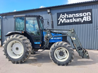 VALMET 465 ÅLÖ 620 LASTARE SKOGSHYTT Övrigt VALMET 465 ÅLÖ 620 LASTAR SKOG Vändbar förarplats Skogshytt
Quicke 620 Lastare Euro/Sms
16-9-34 12,4-24
2x dubbelverkand uttag bak + fri retur
Hitchkrok
Motorvärmare 220v