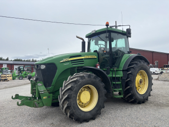 John Deere 7820 med Frontlyft & Kraftuttag John Deere 7820 