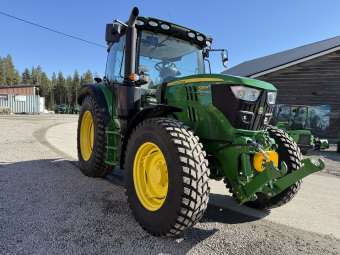 Traktor John Deere 6130R Med Frontlyft/pto John Deere 6130R med frontlyft/PTO 