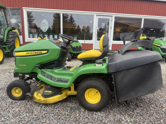 John Deere X 300R med uppsamlare John Deere X300R 