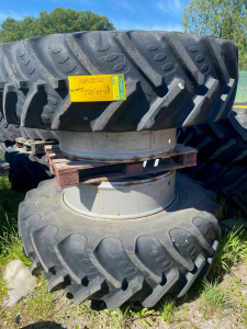 BKT 520/85X42 DUBBELMONTAGE BKT 520/85X42 DUBBELMONTAGE STOCKS TYP SPÄNNARE
...
MNR 39035
...
PRIS EXKL. MOMS: 47.000:-
...
Vi reserverar oss för felskrivning. Kontakta alltid oss innan du åker och tittar, så vi kan säkerställa att maskinen finns på plats.
