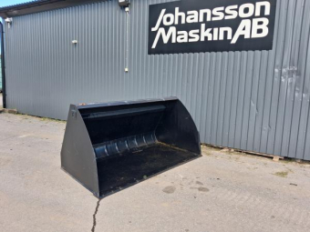 ÅLÖ MATERIAL SKOPA 240VL+ VOLYMSKOPA Övrigt ÅLÖ MATERIAL SKOPA 240VL+ VOLY 11255584Q Kraftig modell
Bultad L30 Zettelmaier 602 artnr  60029898 60029900
2,22 kubik 
238 bred 124,5 djup 106 hög
Nypris 23800 med bultad krok