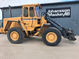 VOLVO BM 4300 SKEVNING SBM Övrigt VOLVO BM 4300 SKEVNING SBM 199000 ex moms
Skevning 
Hyd låsning 3-e funktion
Saipde vinterdäck 17,5-25