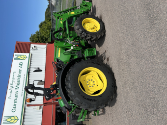 JOHN DEERE 5075E TRAKTOR EJ HYTT (KUND) John Deere JD 5075E TRAKTOR EJ HYTT (KUND UTRUSTAD MED JOHN DEERE H420-LASTARE
INKL. SKOPA  VIKT  BALGRIP  PALLGAFFEL
...
MNR 27941
...
PRIS EXKL. MOMS: 289000:-
...
Vi reserverar oss för felskrivning. Kontakta alltid oss innan du åker och tittar, så vi kan säkerställa att maskinen finns på plats.
