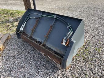 Sandspridarskopa YPV 1400 med Avantfäste YPV Sandspridarskopa YPV 140 Avant 