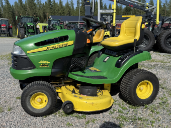 John Deere X120 John Deere X120 