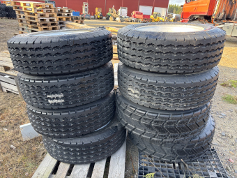 Kompletta Hjul Nortena 295/60R22,5 8 bult Övrigt Kompletta hjul 295/60R22,5 3000kr+moms per styck.
Inkl.miljöavgift