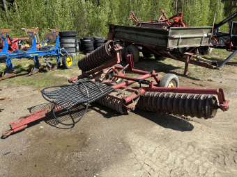 Bogserad vält hydr fällbar. Övrigt Bogserad vält ca 6 meter 