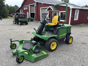Frontklippare John Deere 1445 med 62 tum RD-däck och mulch John Deere 1445 