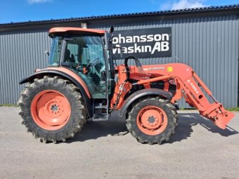 KUBOTA 5091 LASTARE EURO Övrigt KUBOTA 5091 LASTARE EURO Kopplings fri F/B 40km/h
Kubota LA1854 Lastare Eurofäste mek låsning
480/70R34 360/70R24
2x dubbelverkande uttag bak+ fri retur
Hyrualisk Släpvagns broms