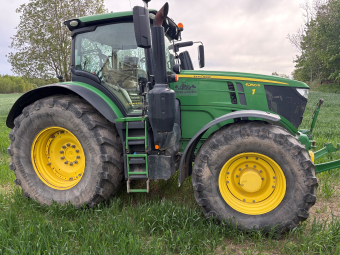 JOHN DEERE 6250R AP TRAKTOR 50 KM FR.LYFT PTO John Deere 6250R TRAKTOR 60% PÅ BAKDÄCK
50% PÅ FRAMDÄCK
FRONTLYFT PTO
...
MNR 24618
...
PRIS EXKL. MOMS: 1.395.000:-
...
Vi reserverar oss för felskrivning. Kontakta alltid oss innan du åker och tittar, så vi kan säkerställa att maskinen finns på plats.
