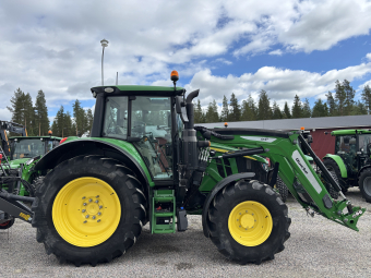 John Deere 6090M med Ålö Q5S-Lastare John Deere 6090M med Ålö Q5s-Lastare Traktorn är i mycket fint skick.
Denna maskin omfattas ej av ML Trygghetsköp 3mån/100tim
Maskinen säljes för kunds räkning utan garanti.
För mer information kontakta din säljare.