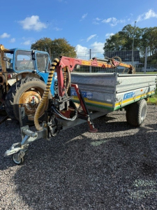 K-VAGNEN 3000T3 TIPPVAGN K-Vagnen 3000T3 TIPPVAGN *FÖRHÖJNINGSLÄMMAR 
*400 DÄCK 
*KRANMAN K30-60 
*TIMMERGRIP 
*STENGRIP 
*SKOPA
...
MNR 41096
...
PRIS EXKL. MOMS: 134.000:-
...
Vi reserverar oss för felskrivning. Kontakta alltid oss innan du åker och tittar, så vi kan säkerställa att maskinen finns på plats.
