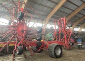 KUHN GA 15131 METERS MITT STRÄNGLÄGGARE (KUND) Kuhn KUHN GA MITT STRÄNGLÄGGARE 710 DÄCK   4 ROTORIG  MONITOR  15 METERS
...
MNR 33381
...
PRIS EXKL. MOMS: 429.000:-
...
Vi reserverar oss för felskrivning. Kontakta alltid oss innan du åker och tittar, så vi kan säkerställa att maskinen finns på plats.
