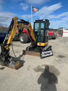 CARTER CT 26 MINIGRÄVARE (UPPDRAG) Övrigt CARTER CT 26 MINIGRÄVARE Försäljninngsuppdrag

STEG 5 MOTOR
YANMAR
S40 MEKANISKT SNABBFÄSTE
SERVO HYDRAULIK PÅ SIDOJOYSTICKS ELEKTRISK TILT
SERVO HYDRAULIK PÅ PEDALER
VÄRMEPAKET
RADIO

SKOPOR 

GRÄVSKOPA
KABELSKOPA
PLANERINGSSKOPA (hydraulisk)
TJÄLKROK

Står i Ö-Vik 
0660-59982
