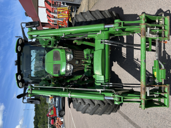 JOHN DEERE 6120M AQ+ ECO TRAKTOR STEPNOSE FR.LYFT John Deere 6120M TRAKTOR STEPNOSE AQ+ ECO JD623R LASTARE FR.LYFT  AUTOTRAC READY  520/70X38 480/70X24
AQ PLUS ECOSHIFT HYDRALPUMP 114 L/MIN PANORAMATAK
3 DUBB.UTTAG  VAGNSBROMS  
...
MNR 27710
...
PRIS EXKL. MOMS: 925.000:-
...
Vi reserverar oss för felskrivning. Kontakta alltid oss innan du åker och tittar, så vi kan säkerställa att maskinen finns på plats.

