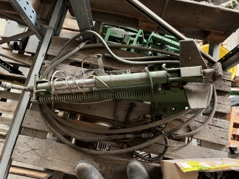 JD HITCH TILL 3765 HACK, BEG John Deere Hitch till JD 3765 