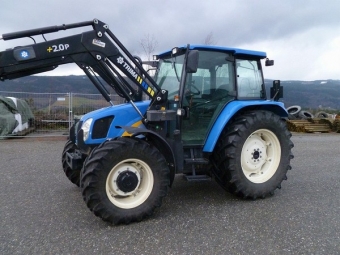  New Holland TL100A 2007 New Holland TL100A

Fabrikat: New Holland
Modell: TL100A
r: 2007
Timmar: 2340
Motoreffekt: 98 hk
Garanti: 6 mnader