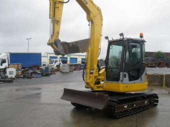  Komatsu PC78MR-6 Gr: Komatsu
Modell: PC78MR-6
Typ: minigrvare
r: 2006
Timmar: 3200
Effekt: 40,5 kW (54 hk)
CE-mrkning: JA
Vikt kg: 6600
Begagnade / Nytt: Begagnad
Garanti: 6 mnader
Tidigare gare: 1
Maskinen r som ny, gummiftter, snabbfste, 2 skopor, hammare rrledningar, en gare frn ny.