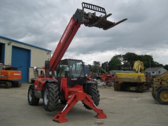  Manitou MT1335 SL Teleskoplastare Gr: Manitou
Modell: MT1335 SL
Typ: Teleskoplastare
r: 2005
Timmar: 2900
Effekt: 74,5 kW (100 hk)
CE-mrkning: JA
Vikt kg: 3500 kg
Begagnade / Nytt: Begagnad
Garanti: 6 mnader
Tidigare gare: 1
utmrkt skick, compelete med gafflar och lastare skopa, 7 meters bom rckvidd, 70% dck.