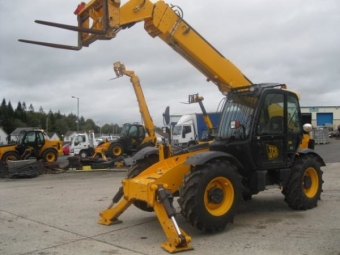  JCB 535-140 Teleskoplastare Gr: JCB
Modell :535-140
Typ: Teleskoplastare
r: 2008
Timmar: 3591
Effekt: 63 kW (85 hk)
CE-mrkning: JA
Vikt kg: 7060 Kg
Begagnade / Nytt: Begagnad
Garanti: 6 mnader
Bra dck, bra mlning, turbomotor, svajar kontroll och air con, gafflar och skopa.